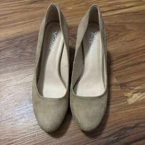 XAppeal Black Beige Suede‎ High Heel Shoes Women's Size 9.5M